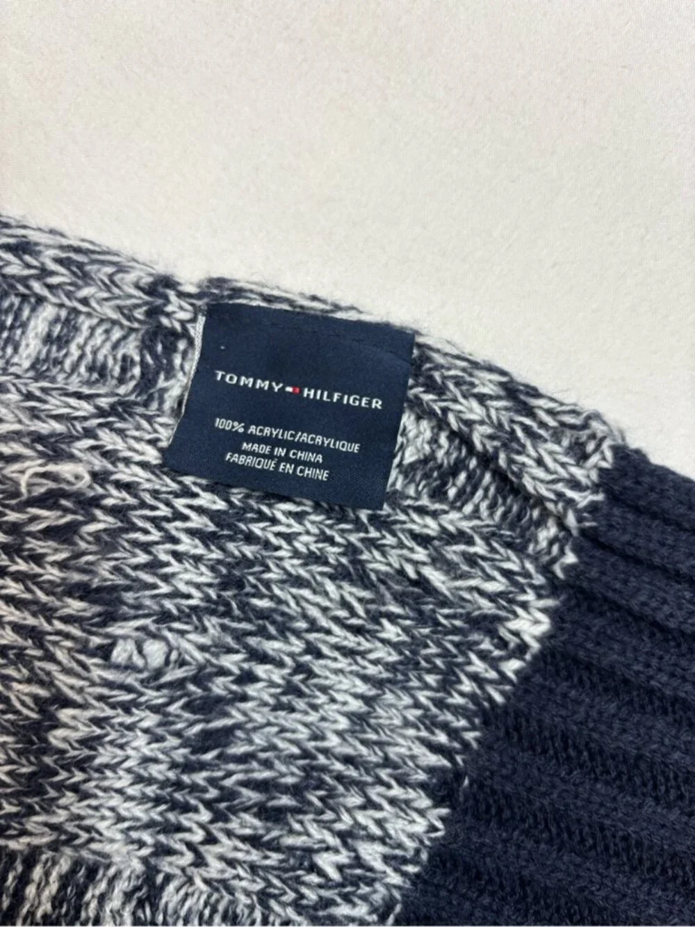 Tommy Hilfiger Marled Cable Knit Scarf Navy White Red Trim - 604
